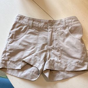 Columbia tan athletic shorts size small